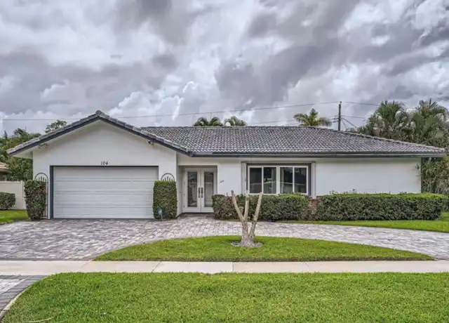 Property at 104 Saint Cloud Ln, Boca Raton, FL, 33431, 4 beds, 2 baths, [object Object]