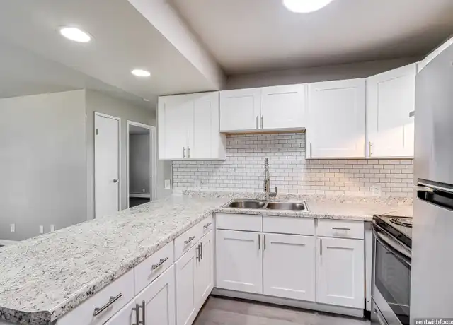 Property at The Reserve on Southtowne (S) - 551 Southtowne Pl, South Milwaukee, WI, 53172, 2 beds, 1 bath, [object Object]