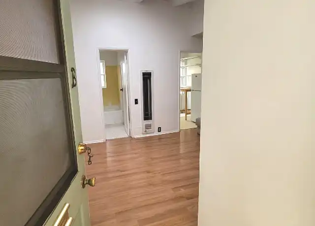 Property at 1227 17th St Unit B, Santa Monica, CA, 90404, 1 bed, 1 bath, [object Object]