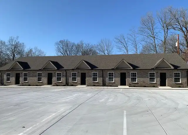 Property at 807 Belmont Ave, Shelbyville, TN, 37160, 2 beds, 1 bath, [object Object]