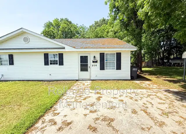 Property at 206 E Watson St, Selma, NC, 27576, 3 beds, 2 baths, [object Object]