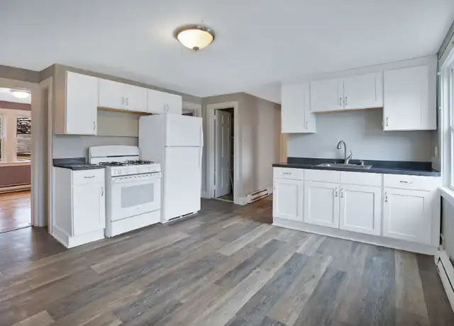 Property at 31 Tyler Ave Unit 2nd Floor, Plainville, CT, 06062, 4 beds, 2 baths, [object Object]