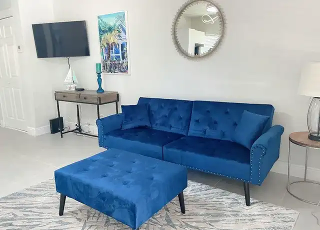 Property at 17 NE 9th Ave Unit 2, Fort Lauderdale, FL, 33301, 1 bed, 1 bath, [object Object]