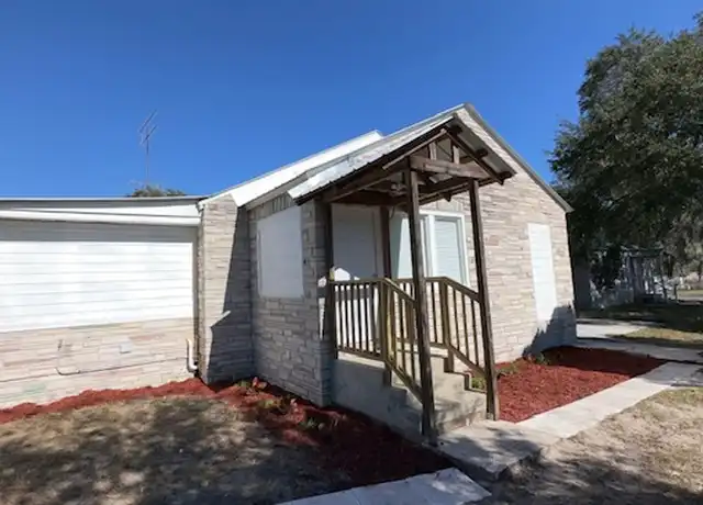 Property at 2418 Crill Ave, Palatka, FL, 32177, 4 beds, 2 baths, [object Object]