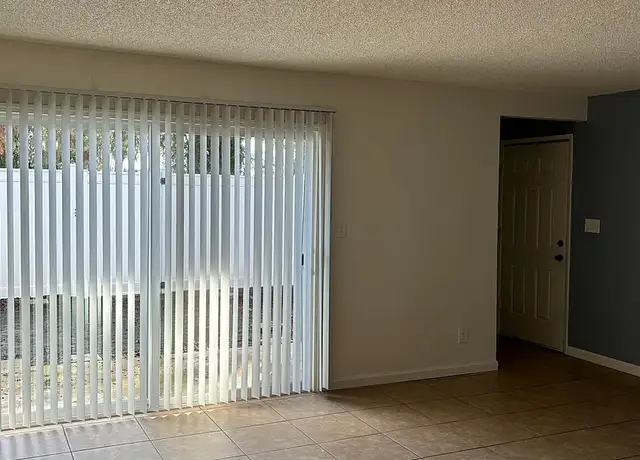 Photo of 1099 Sylmar Ave, Clovis, CA 93612