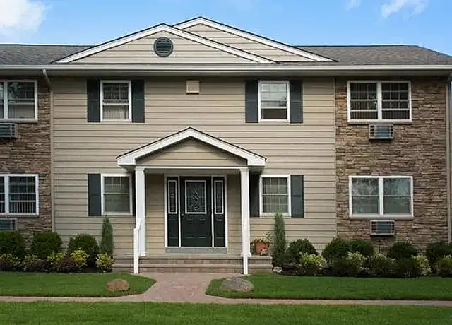 Property at Fairfield Townhouses at Babylon Village - 39 Park Ave, Babylon, NY, 11702, 1 bed, 1 bath, [object Object]