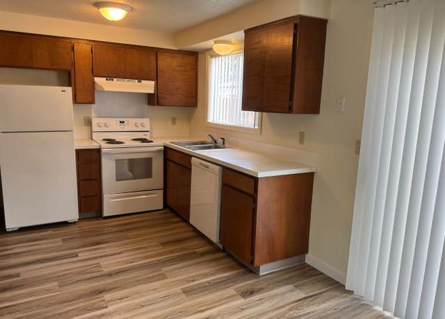 Photo of 410 S Knott St Unit 446, Canby, OR 97013