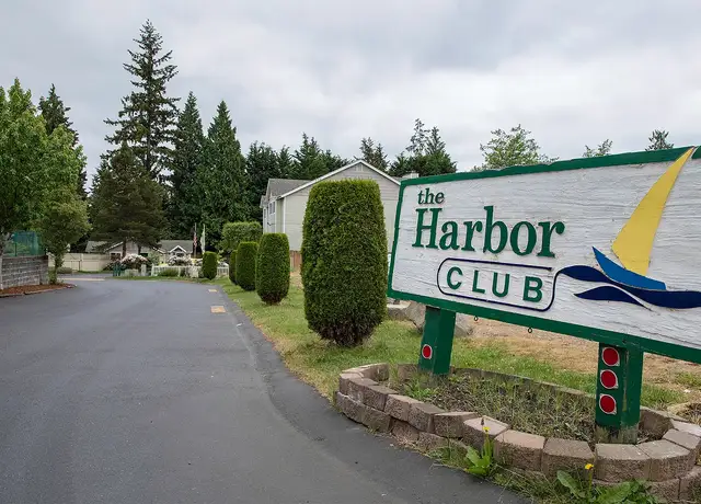 Photo of 7518 48th St Ct W, University Place, WA 98467