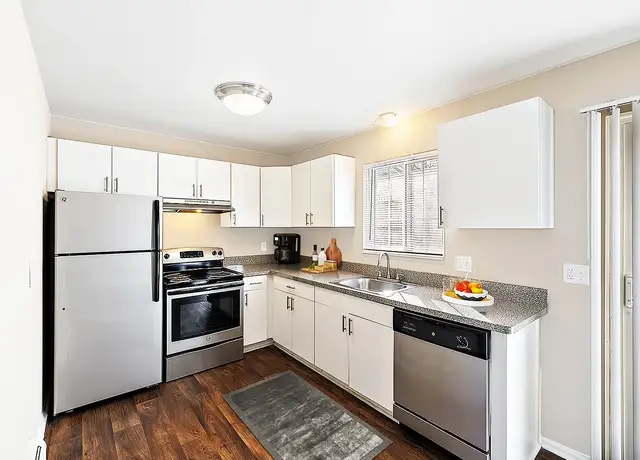 Photo of 500 Coachman Dr, Troy, MI 48083