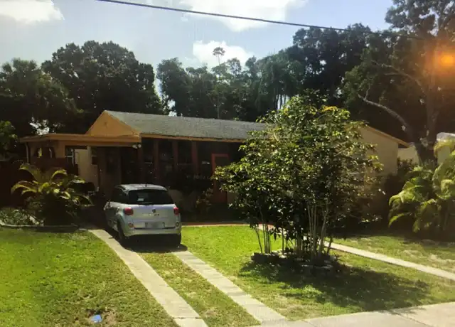 Property at 808 S 12th St, Fort Pierce, FL, 34950, 2 beds, 1 bath, [object Object]