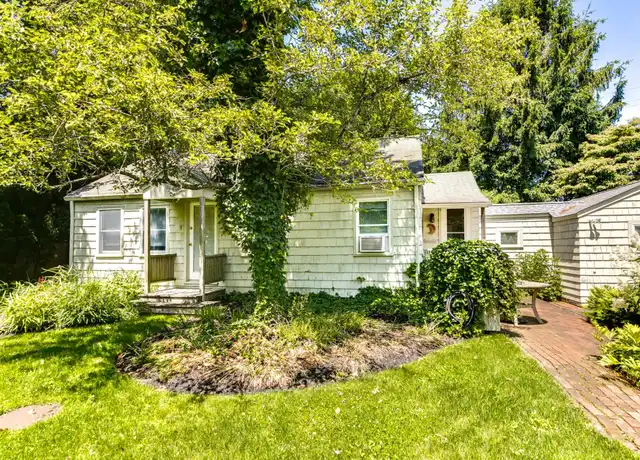 Property at 50 Sag Harbor Tpke, East Hampton, NY, 11937, 2 beds, 2 baths, [object Object]