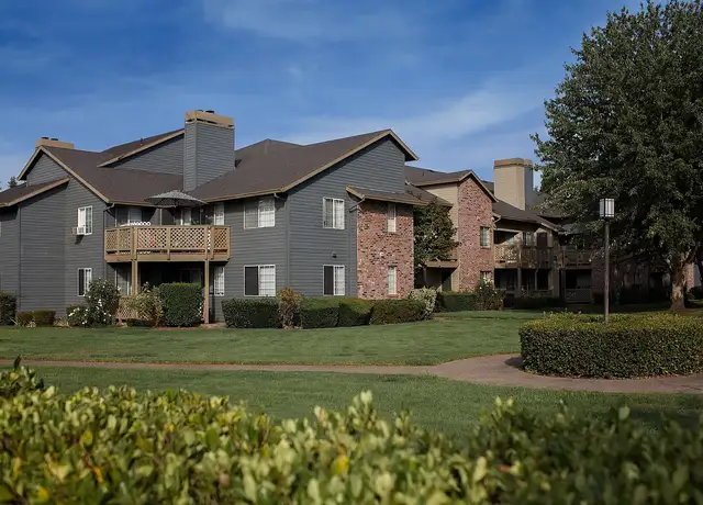 Photo of 6455 SW Nyberg Ln, Tualatin, OR 97062