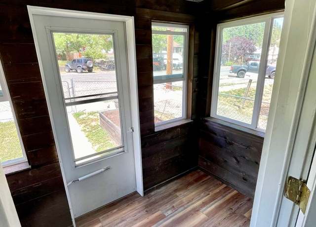 Photo of 113 W 3rd St, Cle Elum, WA 98922
