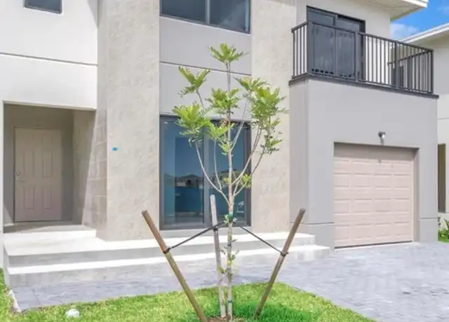 Property at 245 NW 13th St, Homestead, FL, 33030, 5 beds, 4.5 baths, [object Object]