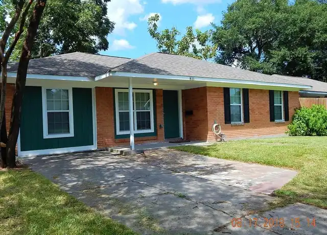Property at 811 E 42nd St, Houston, TX, 77022, 4 beds, 2 baths, [object Object]