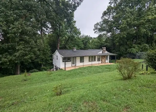 Property at 2207 19th Ave SE, Hickory, NC, 28602, 1 bed, 2 baths, [object Object]