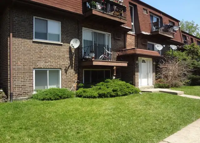 Property at 10473 Dearlove Rd Unit GA, Glenview, IL, 60025, 2 beds, 1 bath, [object Object]