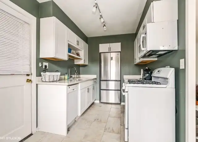 Property at 700 Park Ave W Unit 1 Bedroom, Highland Park, IL, 60035, 1 bed, 1 bath, [object Object]