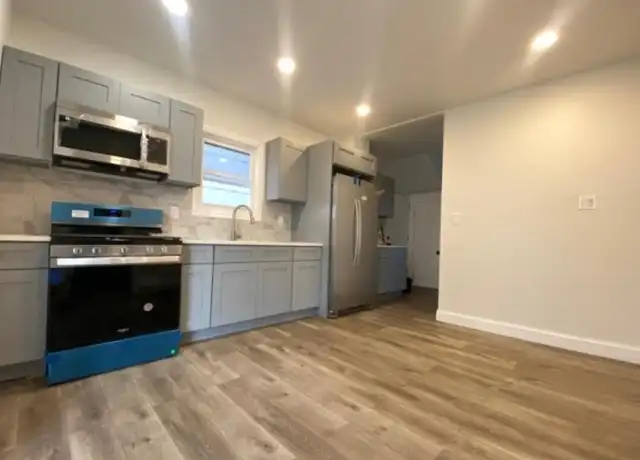 Property at 223 John St, Elizabeth, NJ, 07202, 3 beds, 1 bath, [object Object]