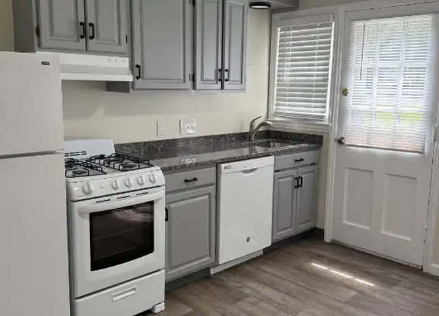 Property at 43 Mercury Ct Unit L2, West Springfield, MA, 01089, 2 beds, 1 bath, [object Object]