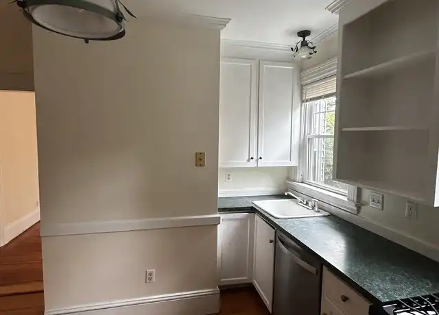 Property at 556-558 Hope St Unit 1, Providence, RI, 02906, 2 beds, 1 bath, [object Object]