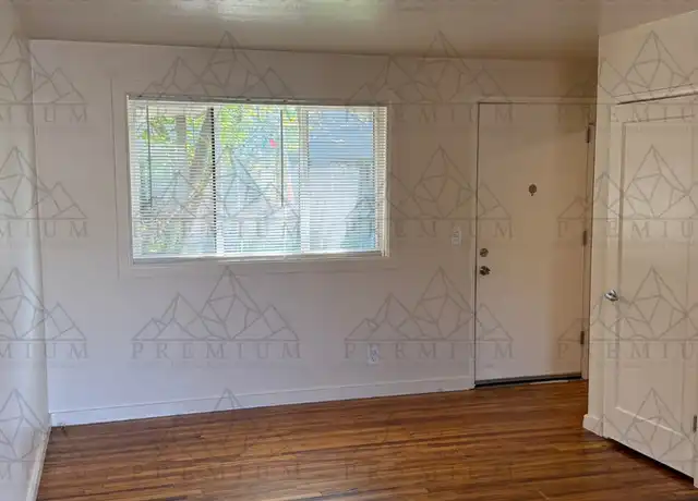 Property at 315 W 6th St Unit 3, The Dalles, OR, 97058, 1 bed, 1 bath, [object Object]