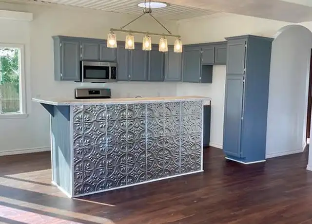 Property at 717 W Brazos St, Freeport, TX, 77541, 3 beds, 2 baths, [object Object]
