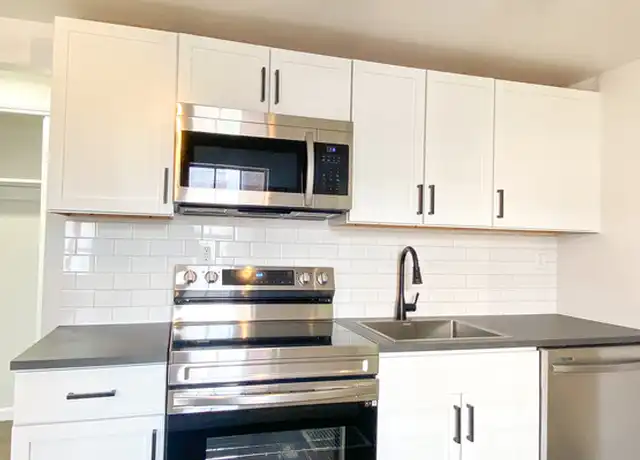 Property at 8 E Sycamore St Unit 2, Pittsburgh, PA, 15211, 1 bed, 1 bath, [object Object]