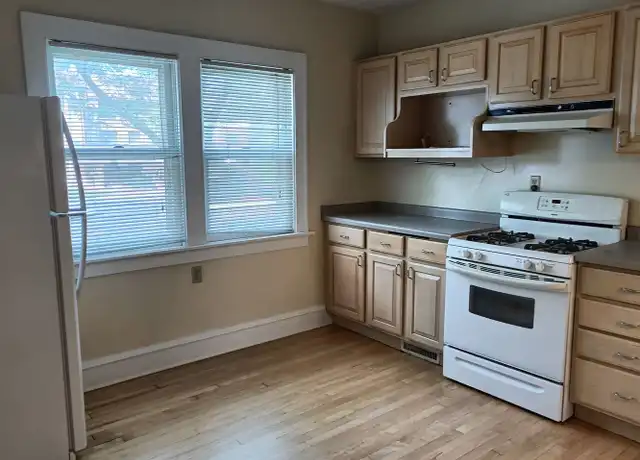 Property at 2353-2355 S Williams St, Milwaukee, WI, 53207, 2 beds, 1 bath, [object Object]