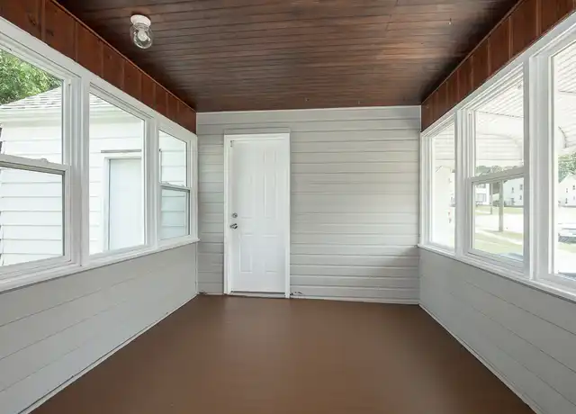 Property at 24450 Hawthorne Dr, Euclid, OH, 44117, 3 beds, 2 baths, [object Object]