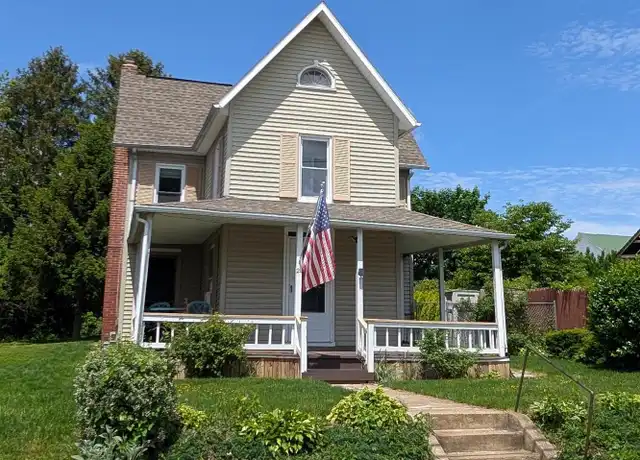 Property at 21 W Maple St, Wrightsville, PA, 17368, 2 beds, 1 bath, [object Object]