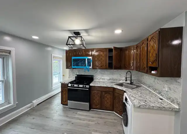 Property at 192 Green Ln Unit 3, Philadelphia, PA, 19127, 2 beds, 1 bath, [object Object]