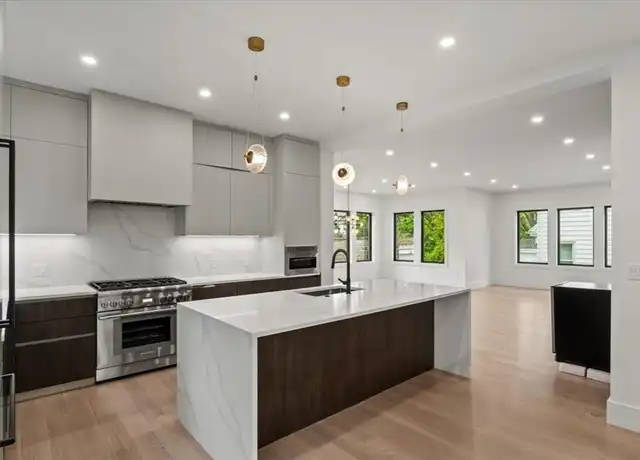 Property at 116 Thorndike St Unit 1, Brookline, MA, 02446, 4 beds, 3.5 baths, [object Object]