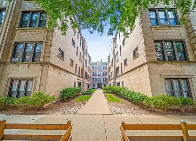 Property at 631 W Roscoe St Unit C2, Chicago, IL, 60657, 1 bed, 1 bath, [object Object]