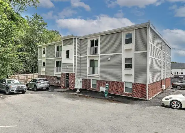 Property at 855 Providence St Unit 5, West Warwick, RI, 02893, 2 beds, 1 bath, [object Object]