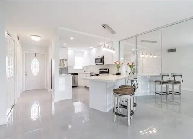 Property at 8900 Washington Blvd #218, Pembroke Pines, FL, 33025, 1 bed, 1.5 baths, [object Object]