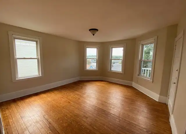 Property at 17 Hazel St Unit 2, Salem, MA, 01970, 3 beds, 1 bath, [object Object]