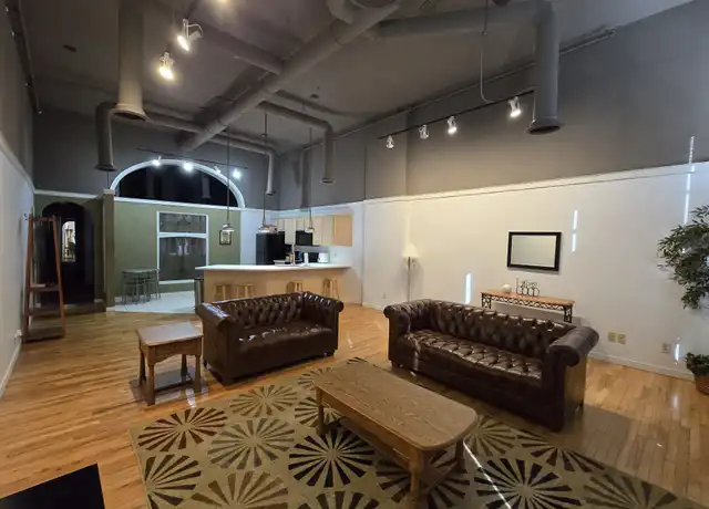 Property at 315 Main St Unit Loft B, Peoria, IL, 61602, 2 beds, 1 bath, [object Object]