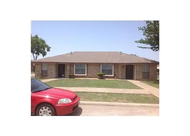 Property at 1105 Valley View Dr, Glenn Heights, TX, 75154, 2 beds, 2 baths, [object Object]