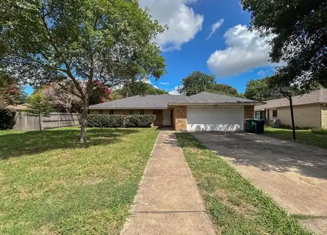 Property at 1425 E Windsor Dr, Denton, TX, 76209, 3 beds, 1 bath, [object Object]