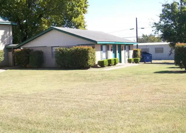 Property at 300 E Rusk St Unit 9, Mexia, TX, 76667, 1 bed, 1 bath, [object Object]