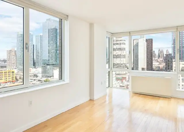 Property at 522 W 37th St Unit 4J, New York, NY, 10018, 2 beds, 1 bath, [object Object]