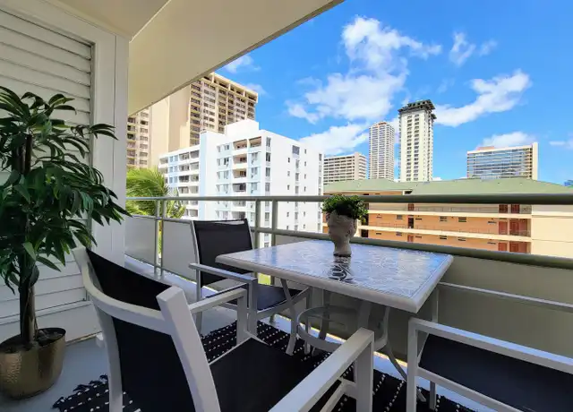 Property at 445 Kaiolu St #704, Honolulu, HI, 96815, 1 bed, 1 bath, [object Object]