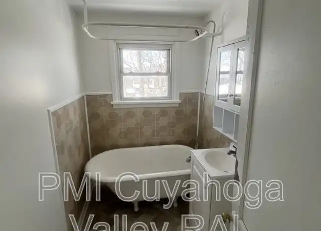 Property at 510 Hammel St Unit 4, Akron, OH, 44306, 2 beds, 1 bath, [object Object]