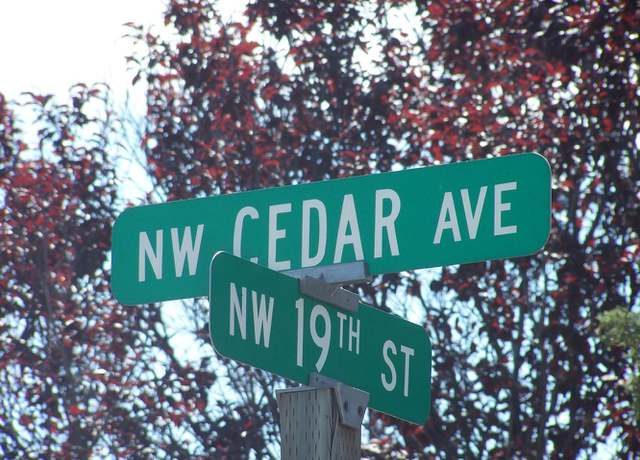 Photo of 1915 NW Cedar Ave, Redmond, OR 97756