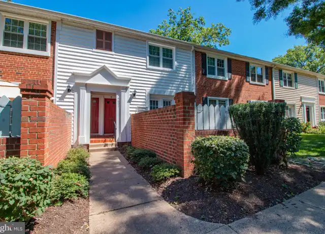 Property at 4607 28th Rd S Unit C, Arlington, VA, 22206, 3 beds, 2 baths, [object Object]