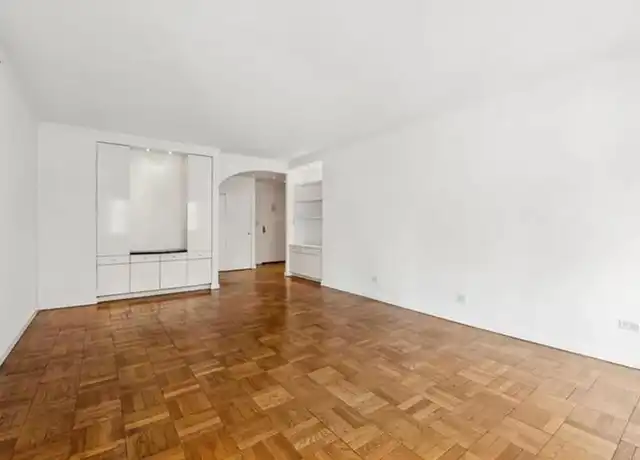 Property at 130 E 63rd St, New York, NY, 10065, 2 beds, 2 baths, [object Object]