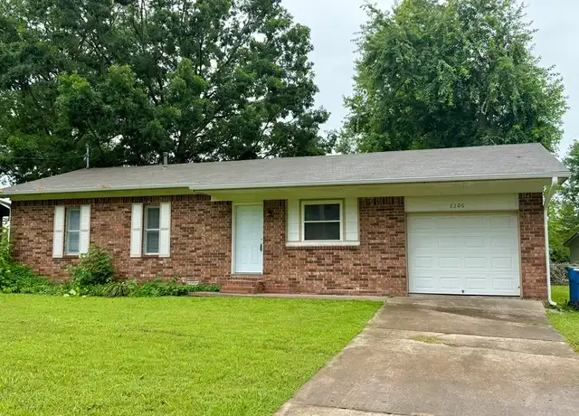 Property at 2206 Douglas St, Bentonville, AR, 72712, 3 beds, 1 bath, [object Object]