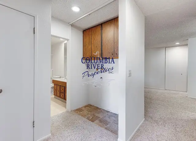 Photo of 1153 16th Ave, Longview, WA 98632