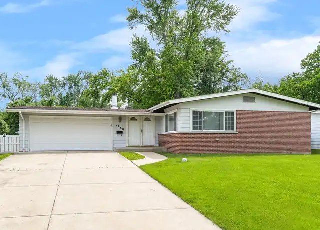 Property at 2550 N Waterford Dr, Florissant, MO, 63033, 3 beds, 1 bath, [object Object]